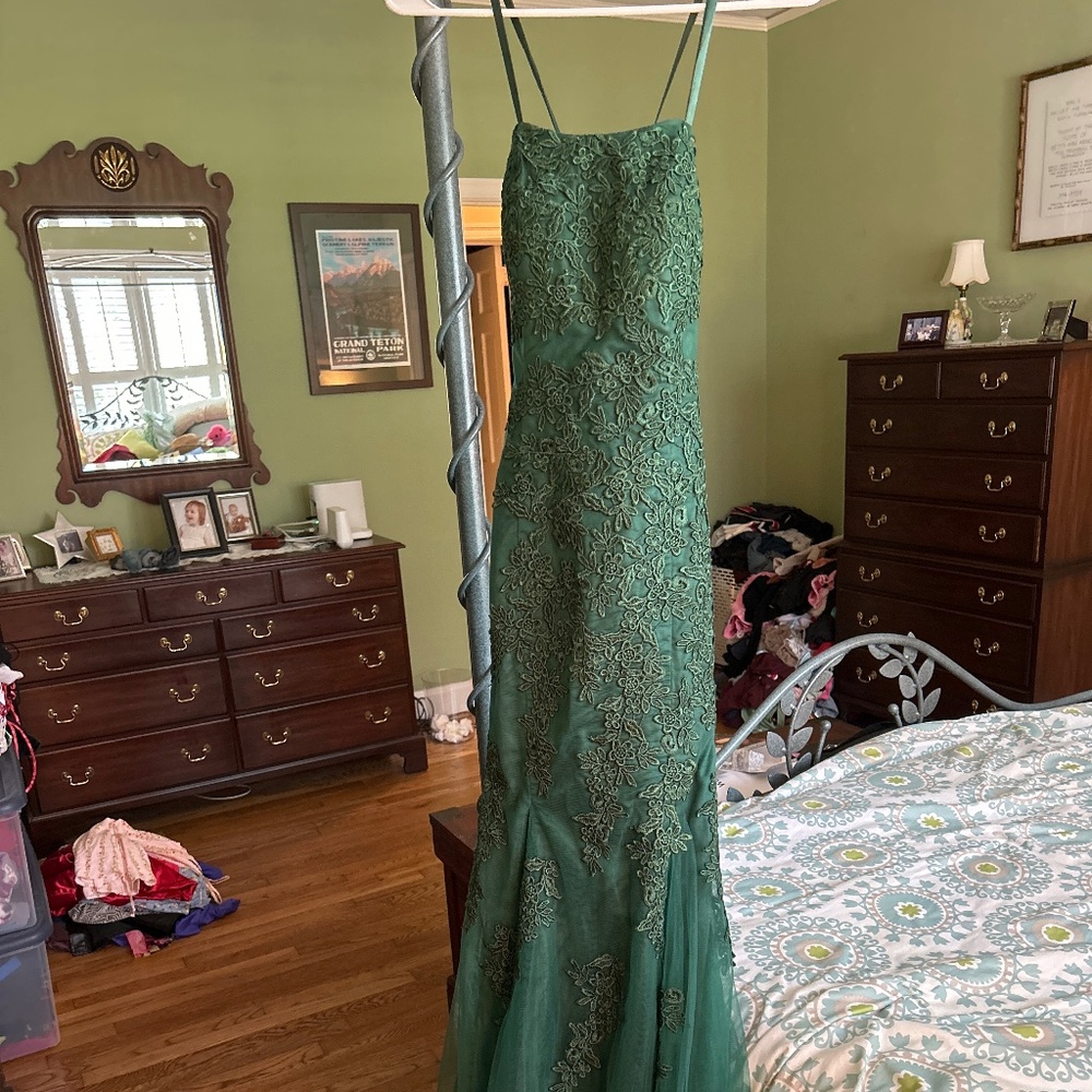 emerald green prom dress